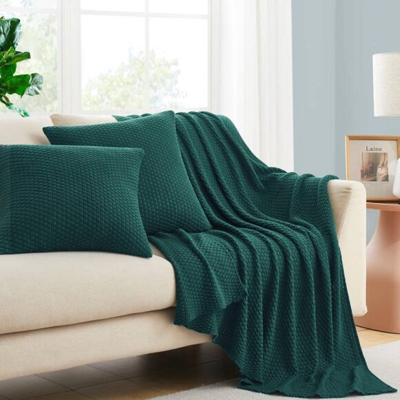 3 Pc Set Dark Green Knit Cozy Throw Blanket and 2 18" x 18" Pillow Covers - Picture 3 of 8